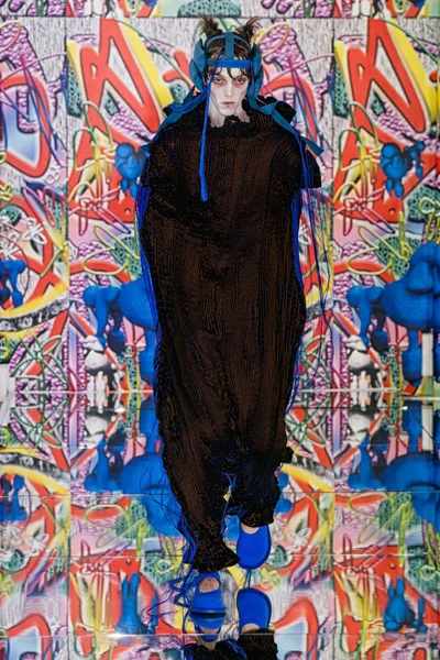 Look 8